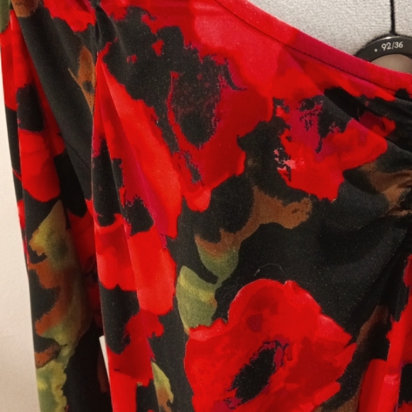 LaneBryqant Size 22/24  Red  Large Floral Tunic - Picture 4 of 5